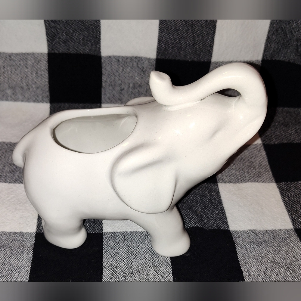 NWT White Ceramic Elephant Figurine.
